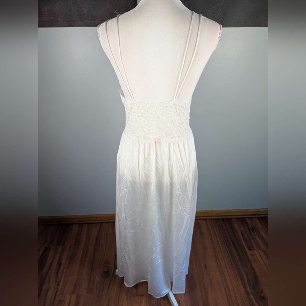 Vintage White Slip Dress With A Peignor - Picture 5 of 14